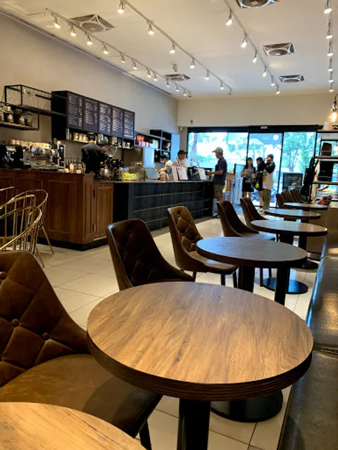 Louisa Coffee 路易莎咖啡(師大直營店)