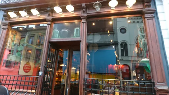 Pole Pole Café