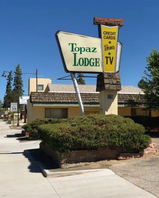 Topaz Lodge