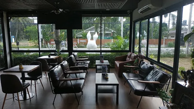 Cottontail Cafe at Mai Khao