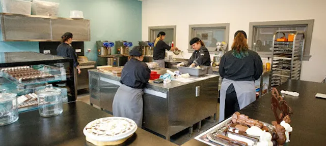 Stichting Ipse De Bruggen - Lunchcafé De Zoetelaar - Chocolaterie Choco Toko