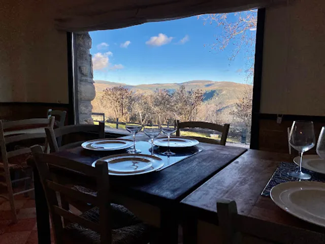 Kurantu – Restaurante en la Sierra - Vistas, Brasa y Producto