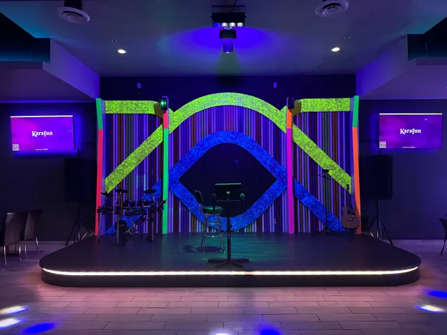 MIC DROP SOCIAL KARAOKE BAR & LOUNGE