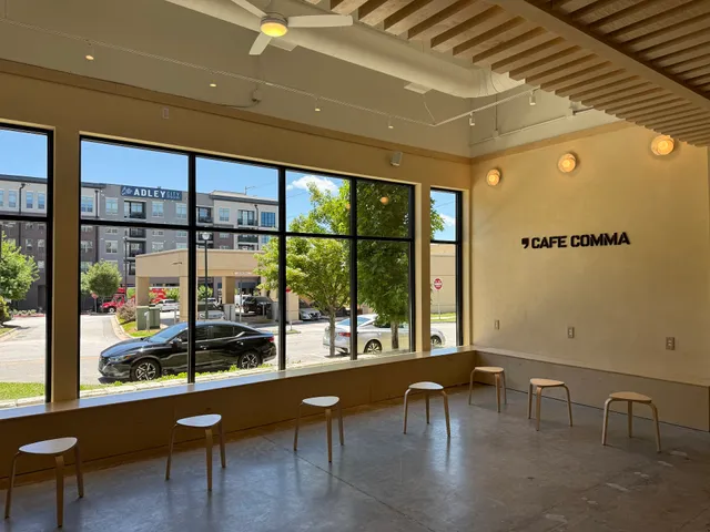 Cafe Comma