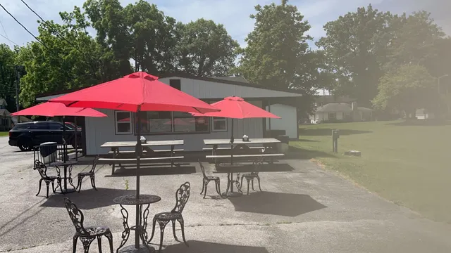 Mighty Mike's Food Hut