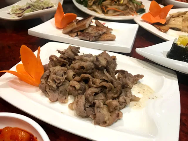 Qingdao Jingfugong South Korean Cuisine