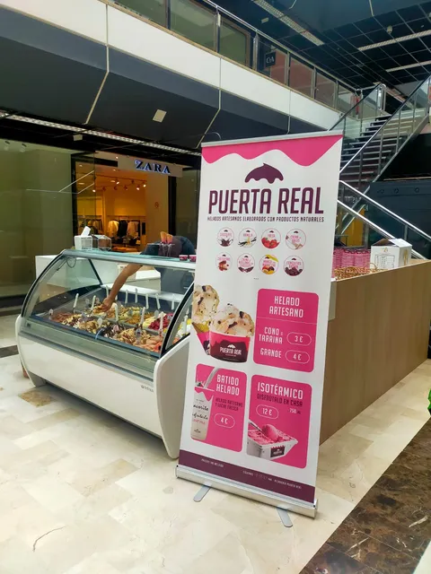 Heladería Puerta Real C.C. Cuatro Caminos