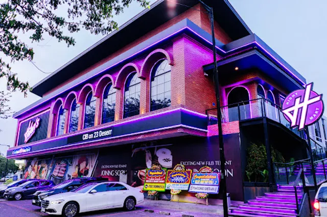 HW Helen's Night Mart