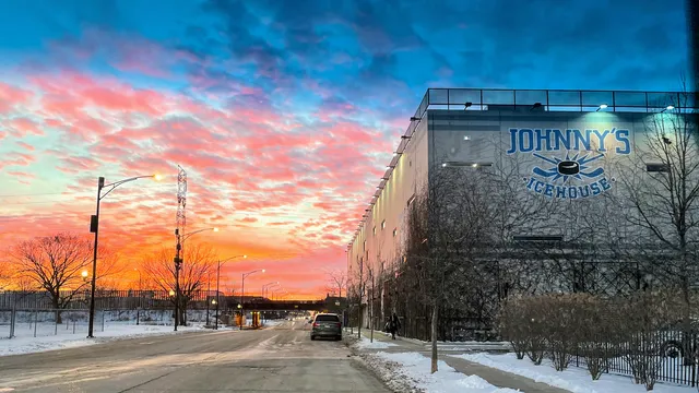 Johnny's Icehouse - West