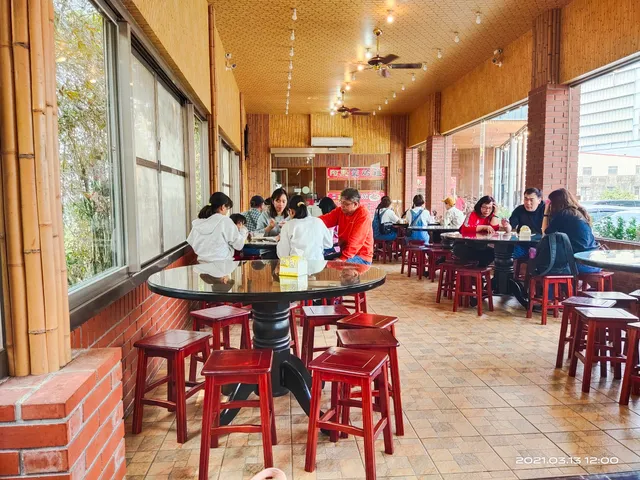 阿東窯烤雞 （鹿谷初鄉店）南投鹿谷餐廳/溪頭杉林溪美食/人氣必吃餐廳推薦/台菜團體合菜聚餐/窯烤雞窯仔雞甕缸雞
