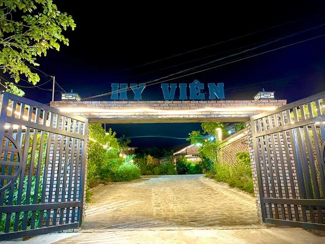 Hy Viên Boutique and Garden