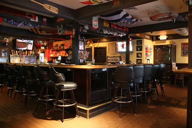 Crown & Anchor British Pub