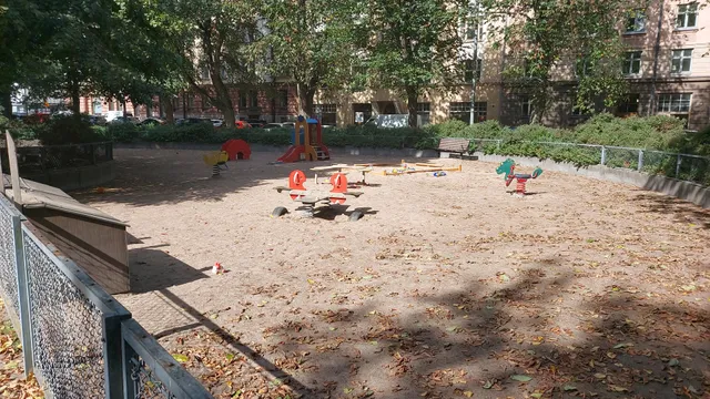 Vuorimiehenpuistikko Playground