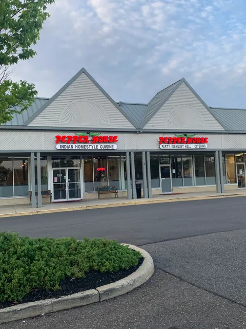 Larchmont Commons Shopping Center