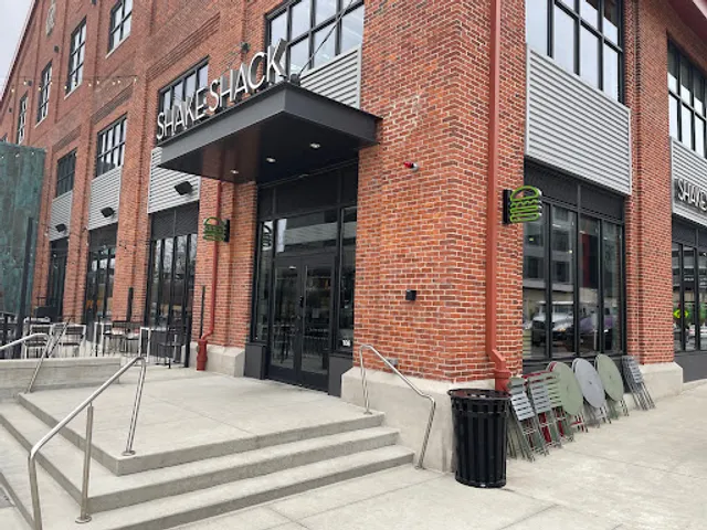 Shake Shack Arsenal Yards