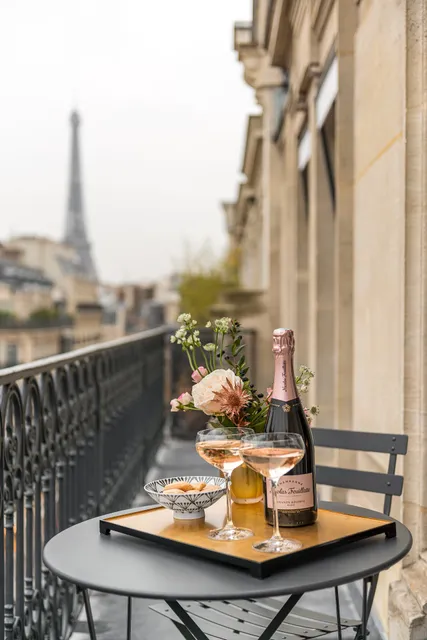 Black Door Paris Marbeuf