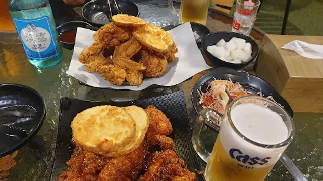 동래통닭 해운대점 Dongrae Tongdak Haeundae Branch chicken and beer