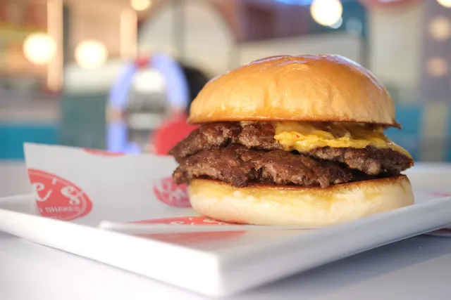Sue's Burgers and Shakes