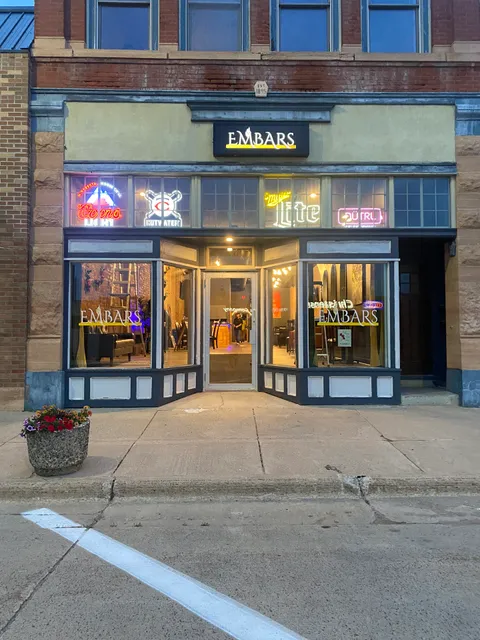 Embars Cocktail Bar & Lounge