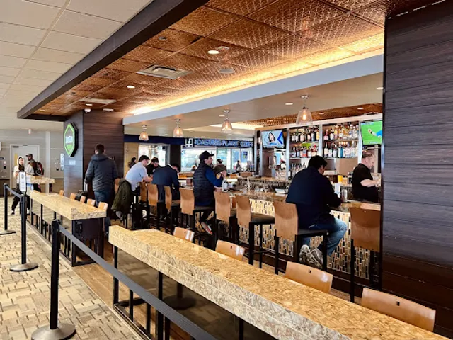 LoLo American Kitchen & Craft Bar