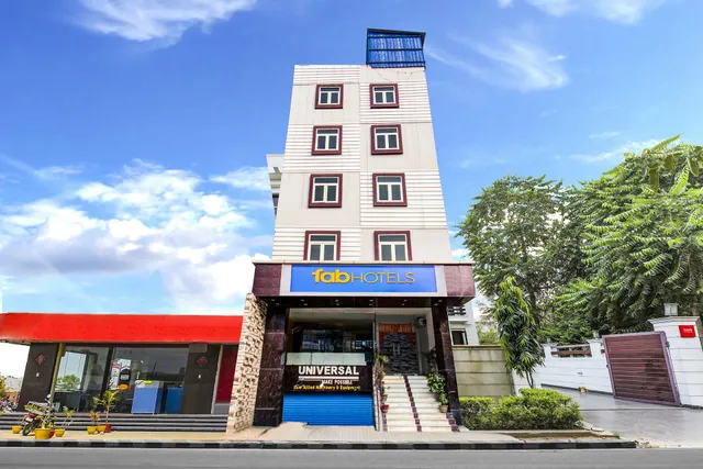 FabHotel Grand Sheela - Hotel in Mithapur