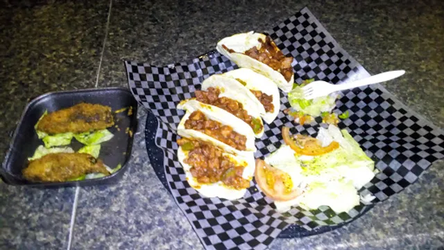 La Bolera Pool & Drinks