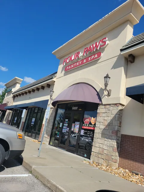 Four Paws Pantry & Spa