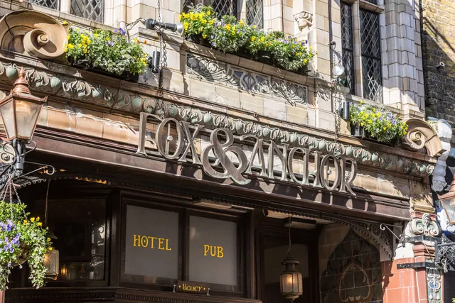 Fox & Anchor (Hotel)