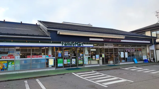FamilyMart; Yaotoku Karuizawa
