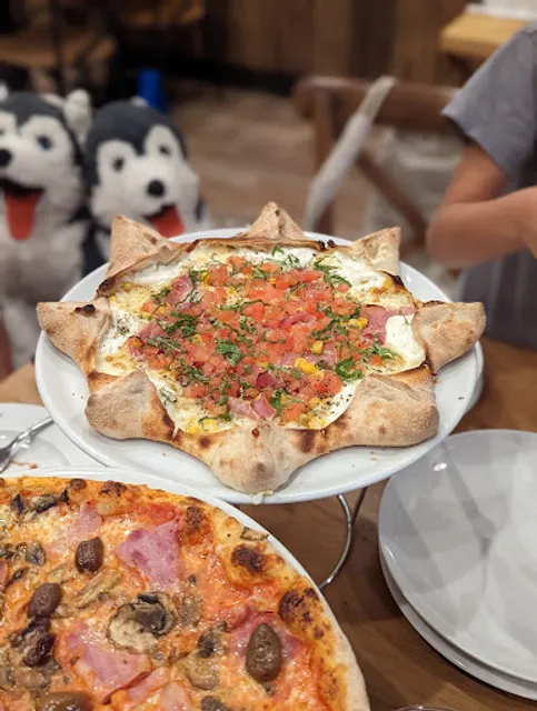 Mister O1 Extraordinary Pizza - Wynwood