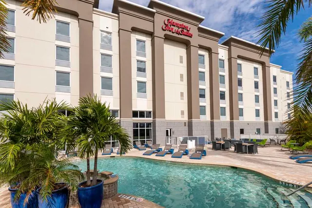 Hampton Inn & Suites Fort Myers-Colonial Blvd.