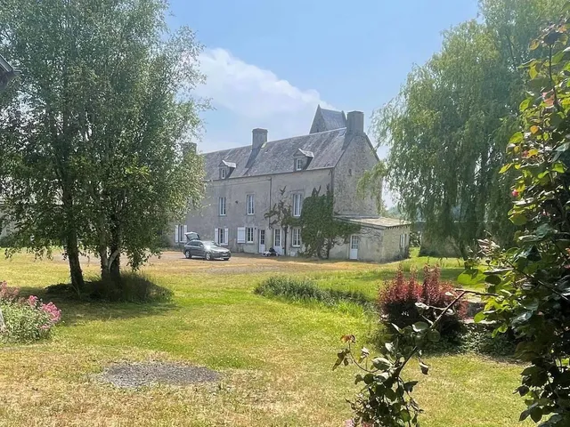 Ferme fortifiée d’Enguenard