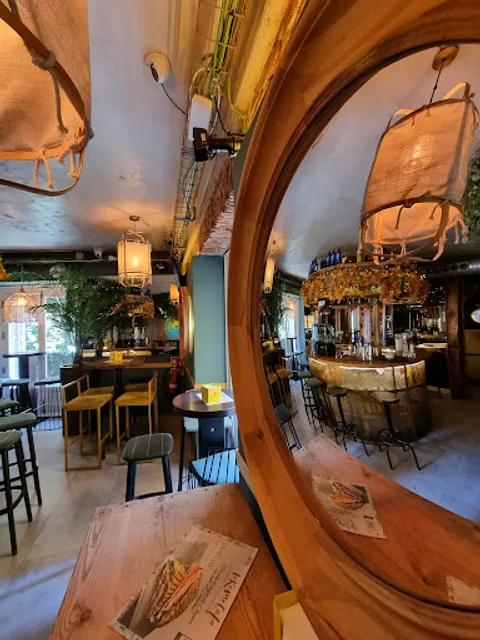 La Kama Café (Tropical Fresh Cocktail Bar)