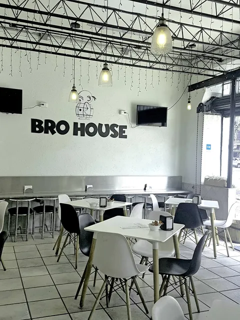 Bro House (BH)