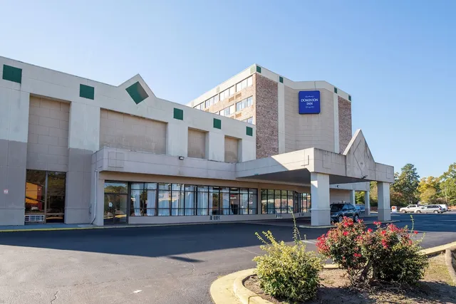 Dominion Inn & Suites