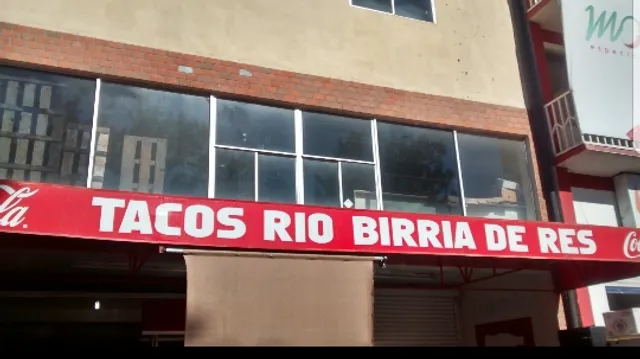 "TACOS DE BIRRIA DEL RIO"