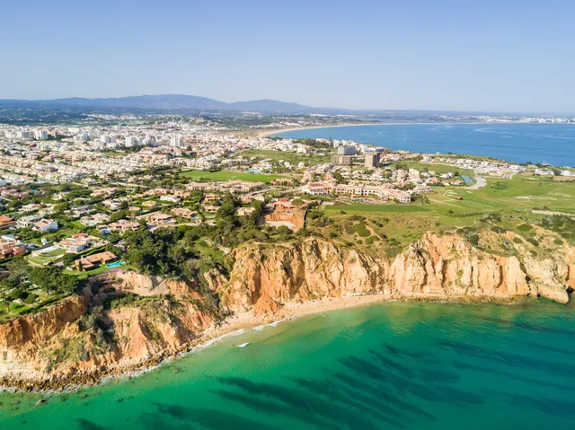 Seewest - Administração e Manutenção de Propriedades, Lda.