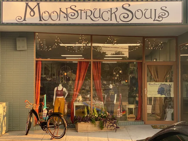 Moonstruck souls