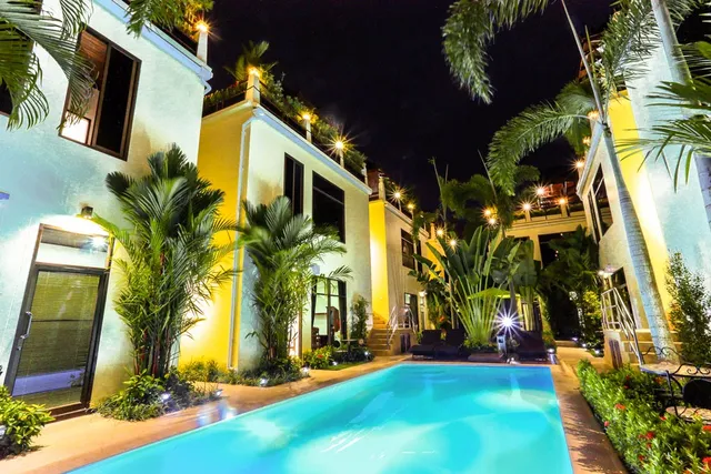 Palm Oasis Apartments