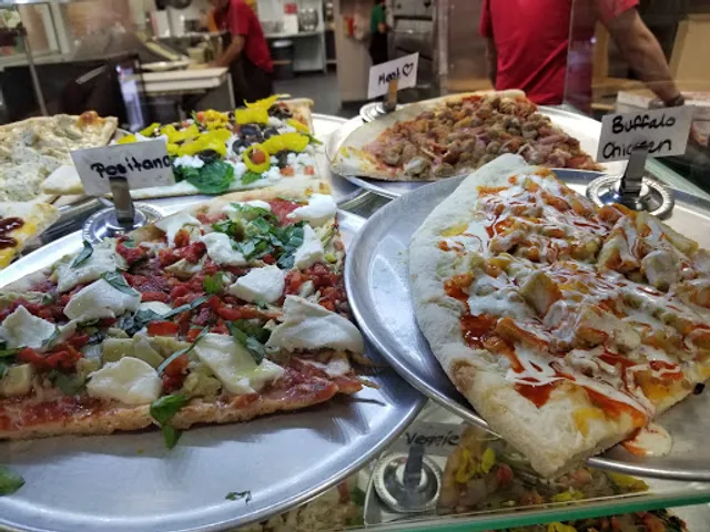 Times Square Pizzeria