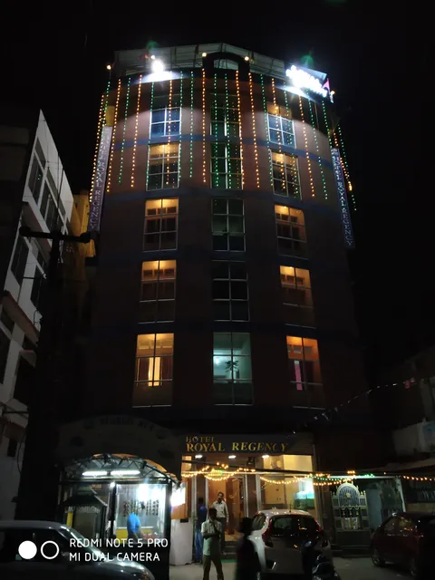 OYO 28814 Royal Regency