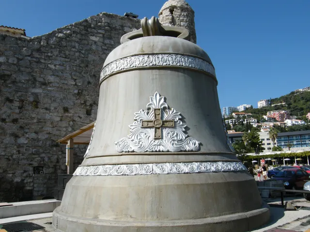 Bell (The Long Ships)