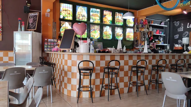 Hamburgueseria Media Naranja