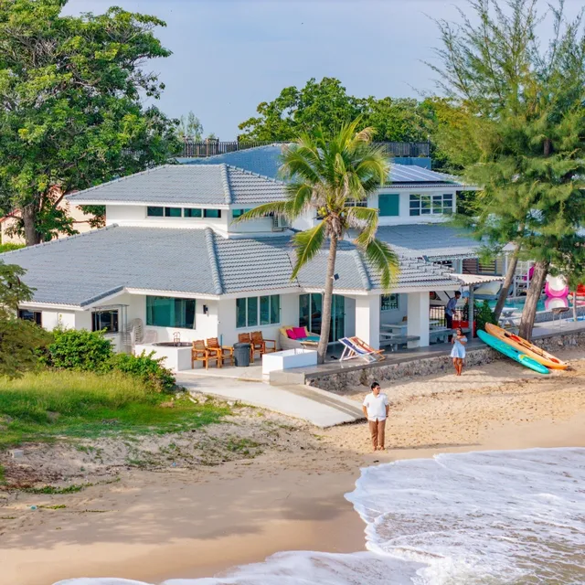 The Sky Cozy Pool Villa Beachfront