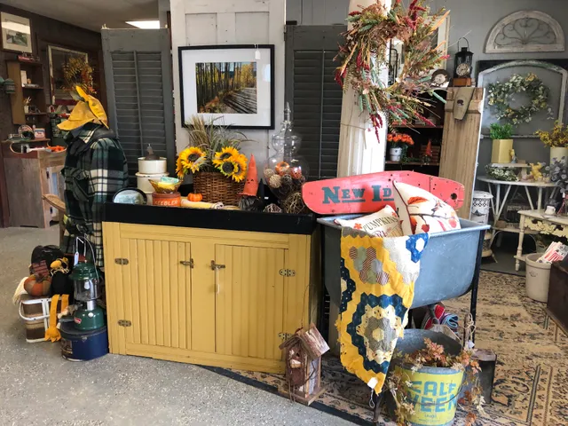 Vintage Chicks & Feed