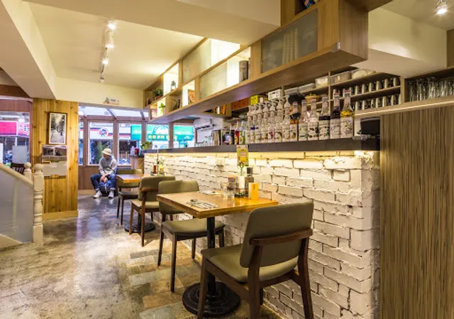 Second Floor Cafe Dunnan Restaurant