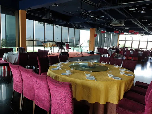 Starlight Entertainment Bistro