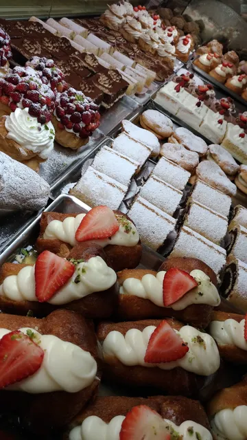 Laboratorio Di Pasticceria "Piazza Grande" Di Finocchiaro Paolo