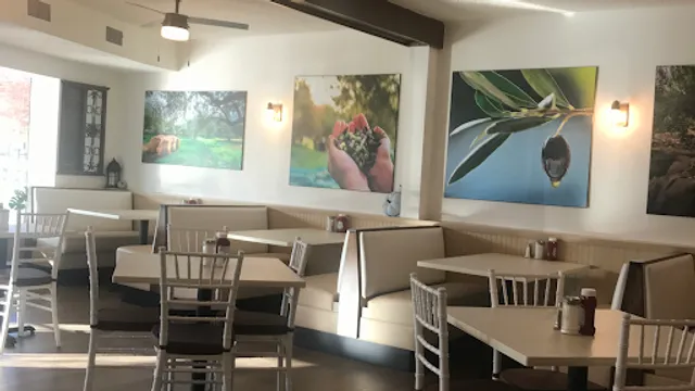 Akis Restaurant formerly Vasilis en Lefko