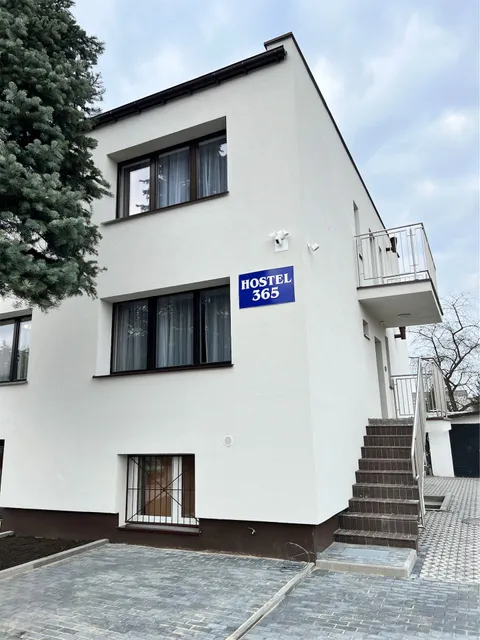 Hostel 365